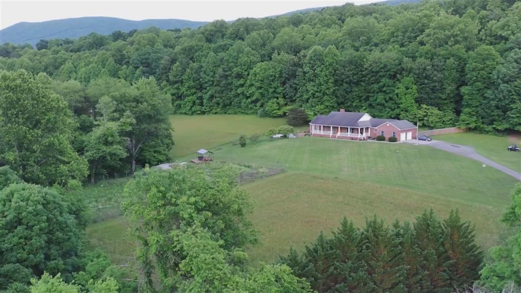 2103 Wolf Creek Road Narrows VA 24124