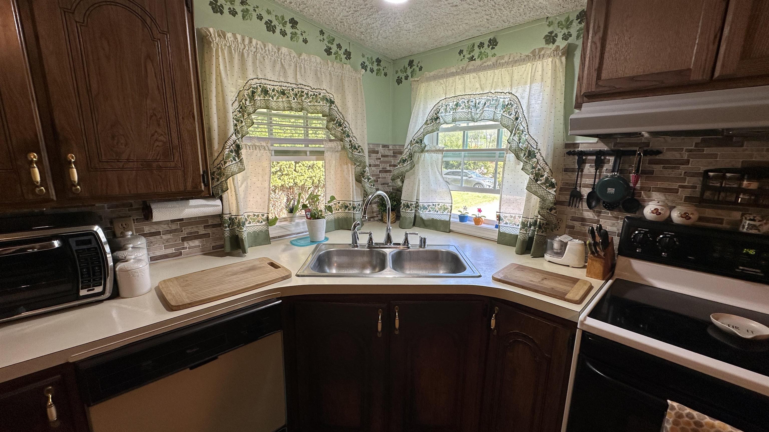 385 Lone Ash Road Barren Springs VA 24313
