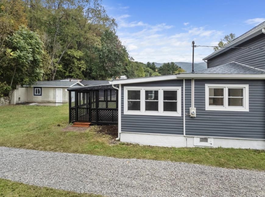 4772 Calloway Street Elliston VA 24087