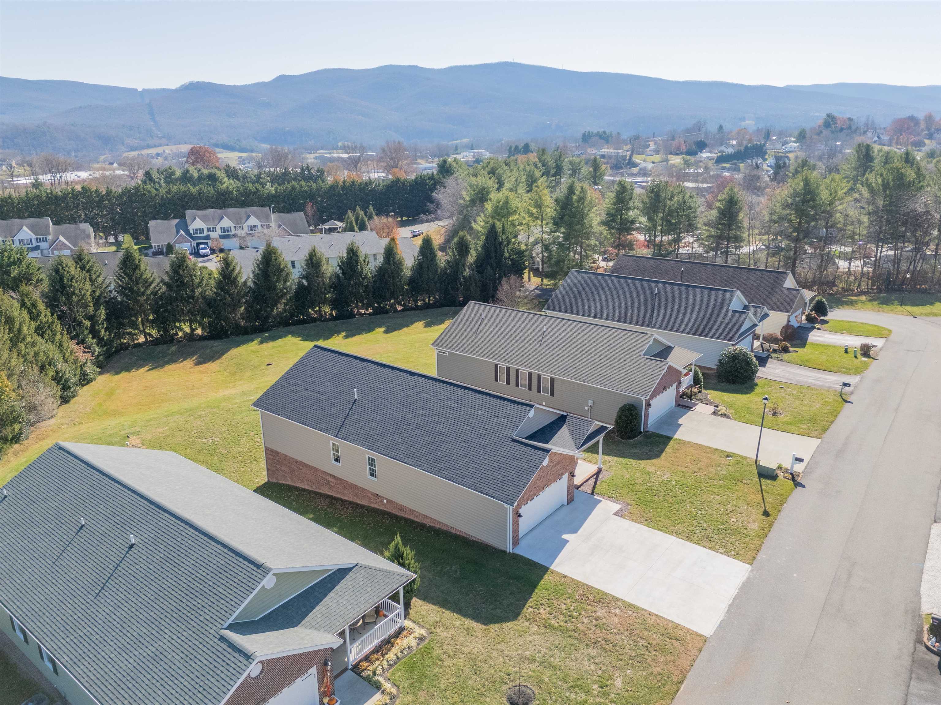 235 College Park Drive Wytheville VA 24382