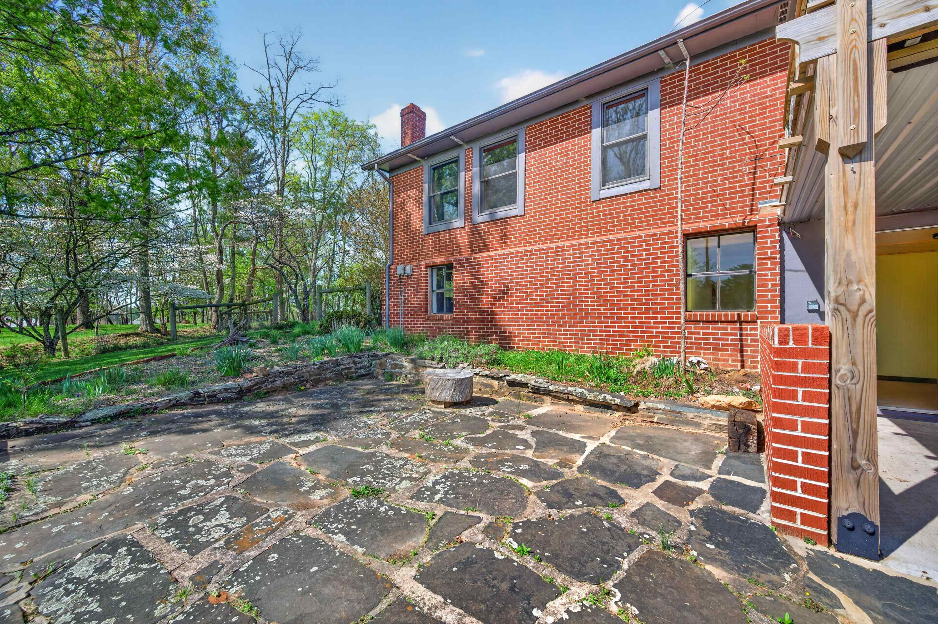 203 Nira Street Floyd VA 24091