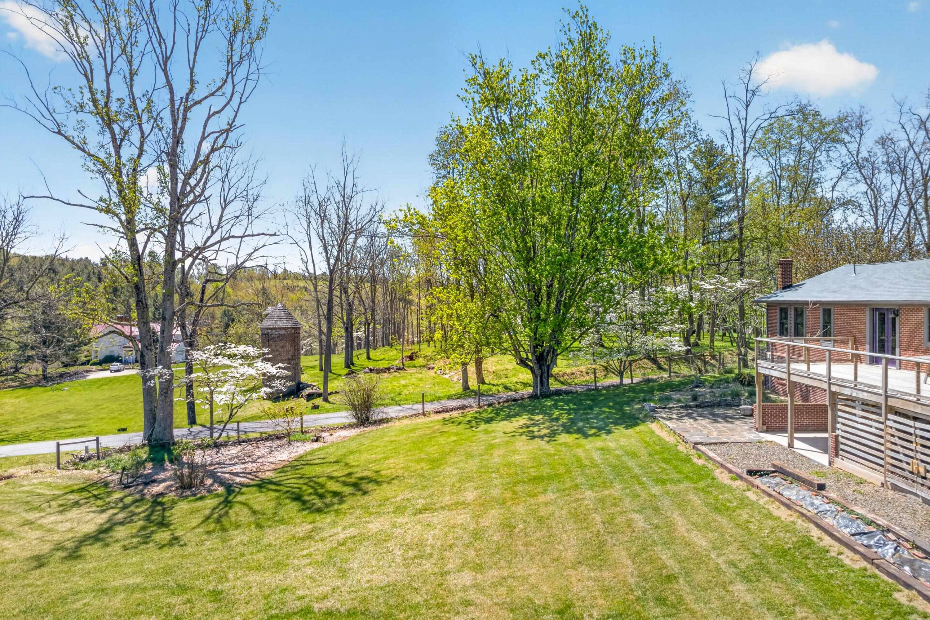 203 Nira Street Floyd VA 24091