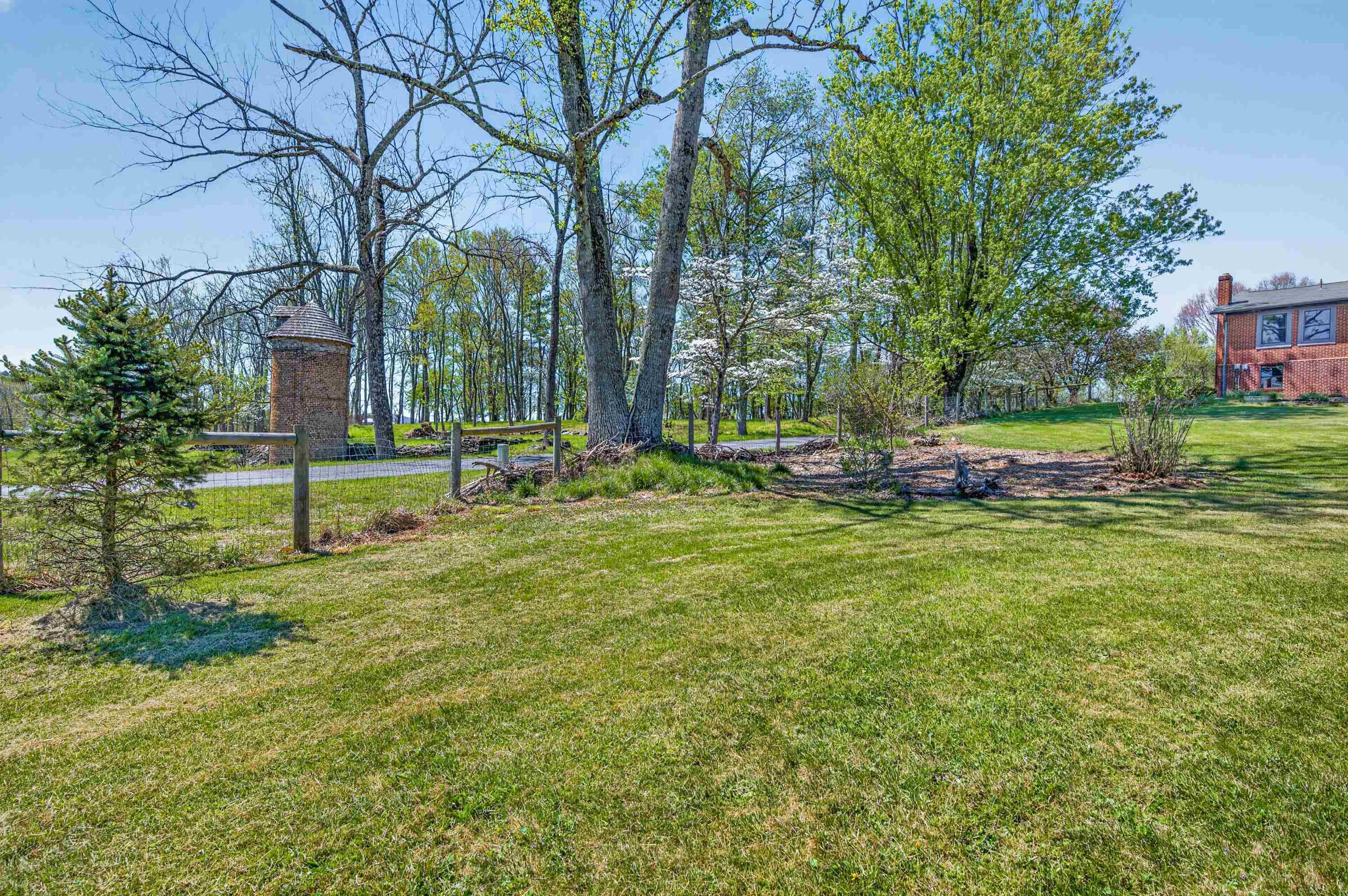 203 Nira Street Floyd VA 24091