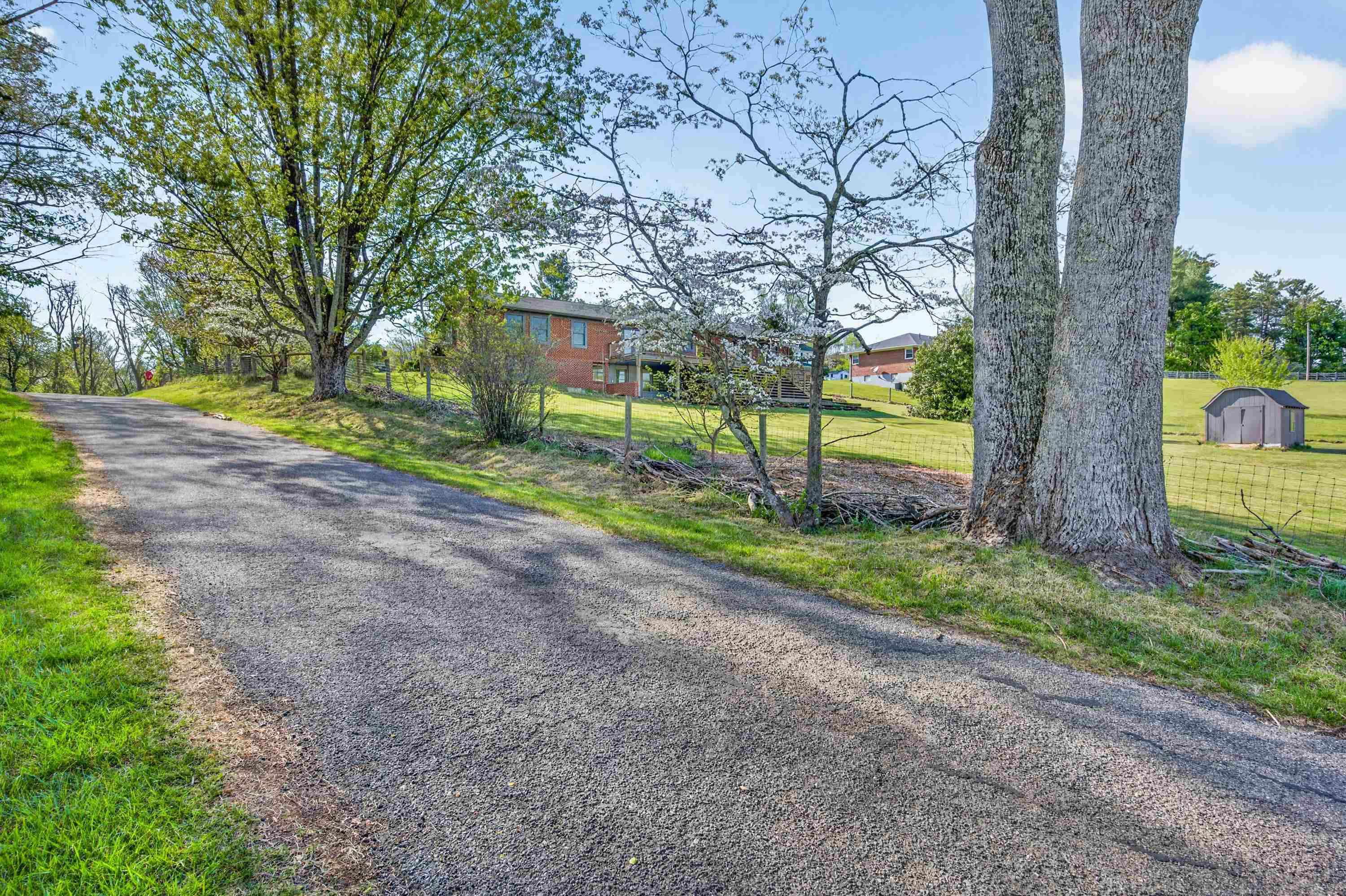203 Nira Street Floyd VA 24091