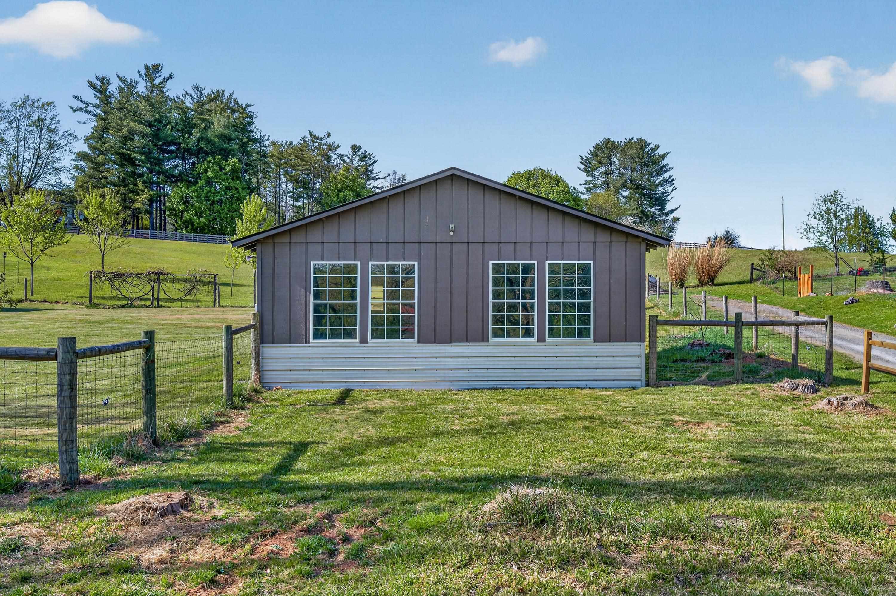 203 Nira Street Floyd VA 24091