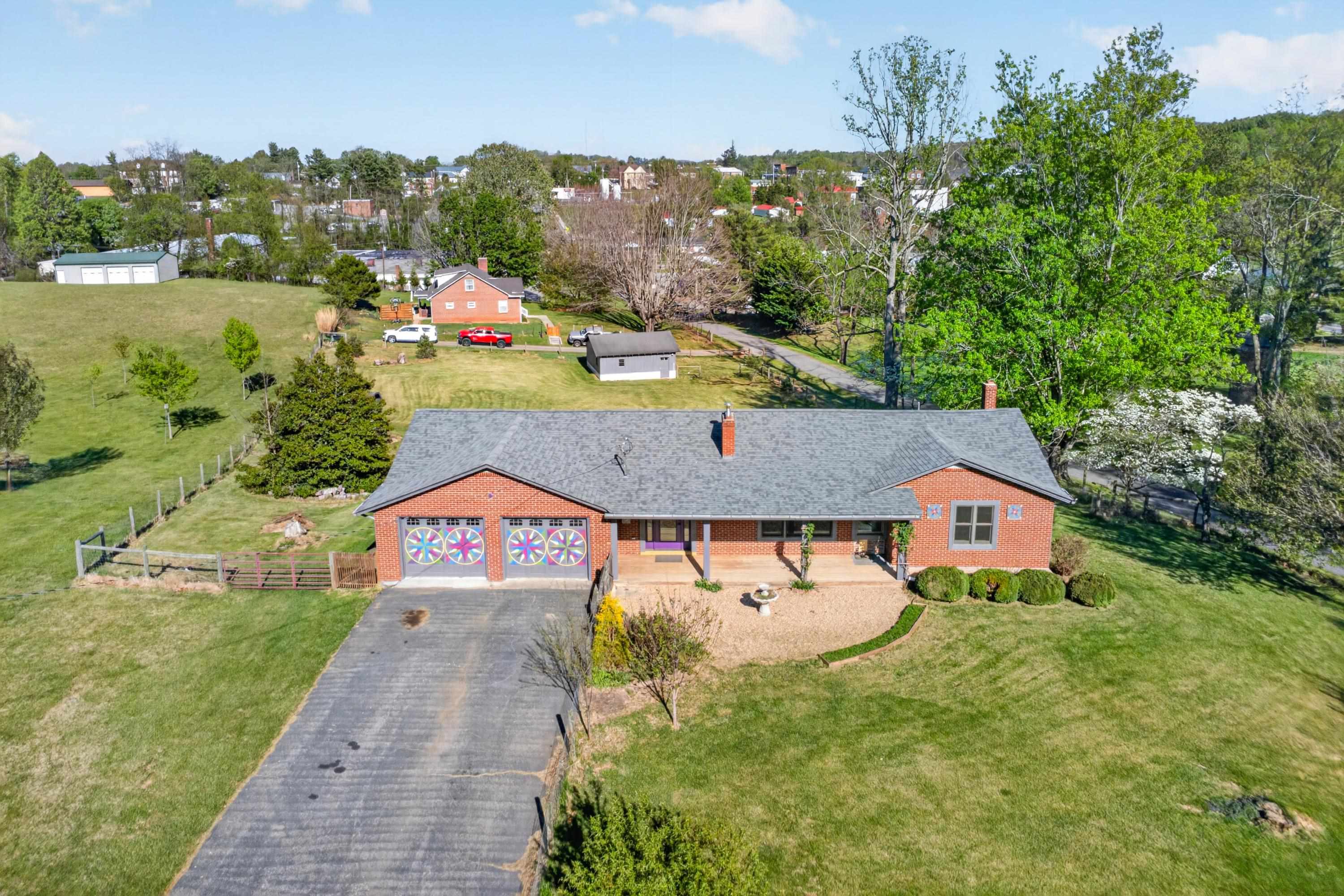 203 Nira Street Floyd VA 24091