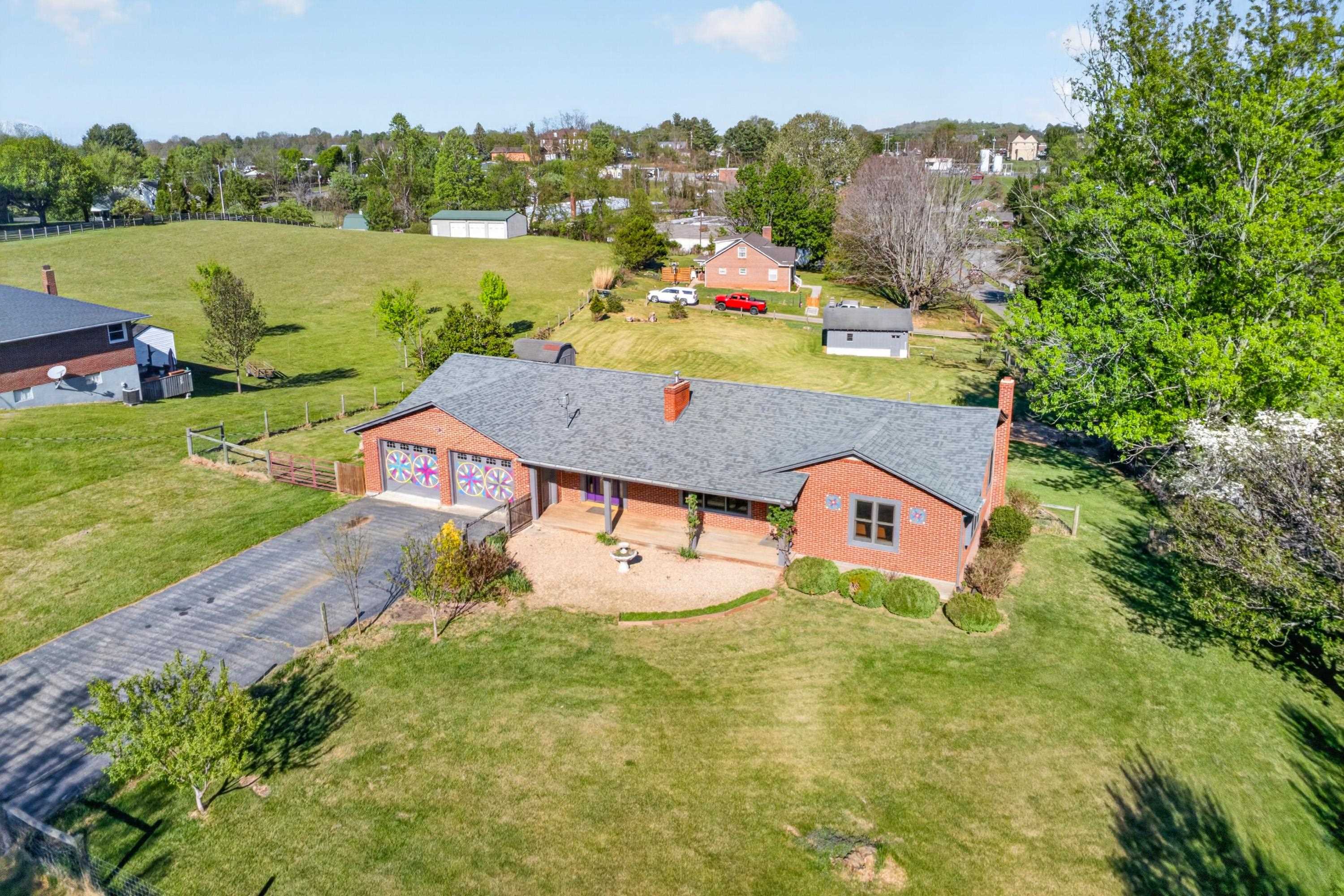 203 Nira Street Floyd VA 24091