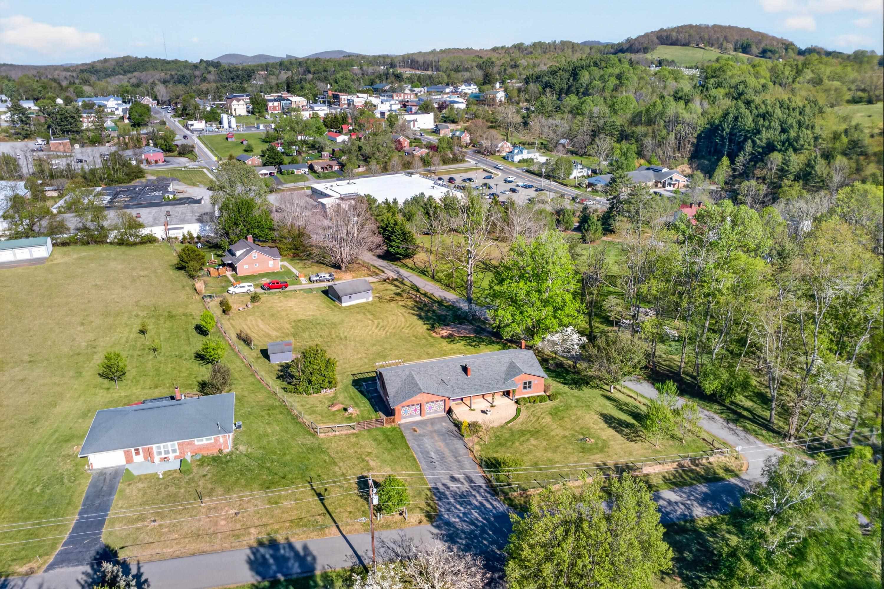203 Nira Street Floyd VA 24091