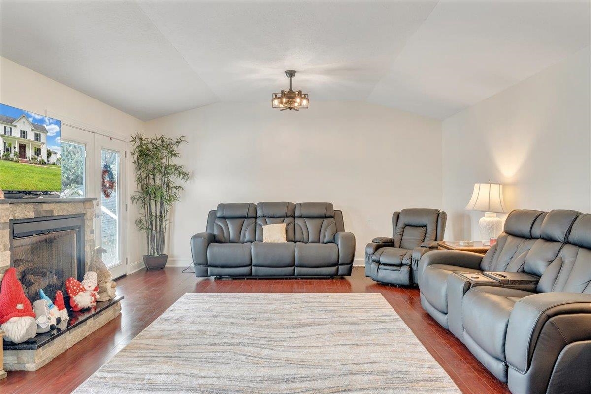 1150 Drewrys Hill Road Vinton VA 24179