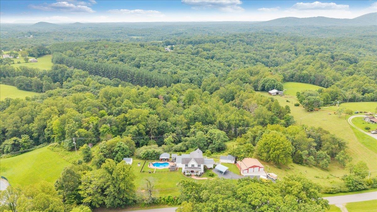 1150 Drewrys Hill Road Vinton VA 24179