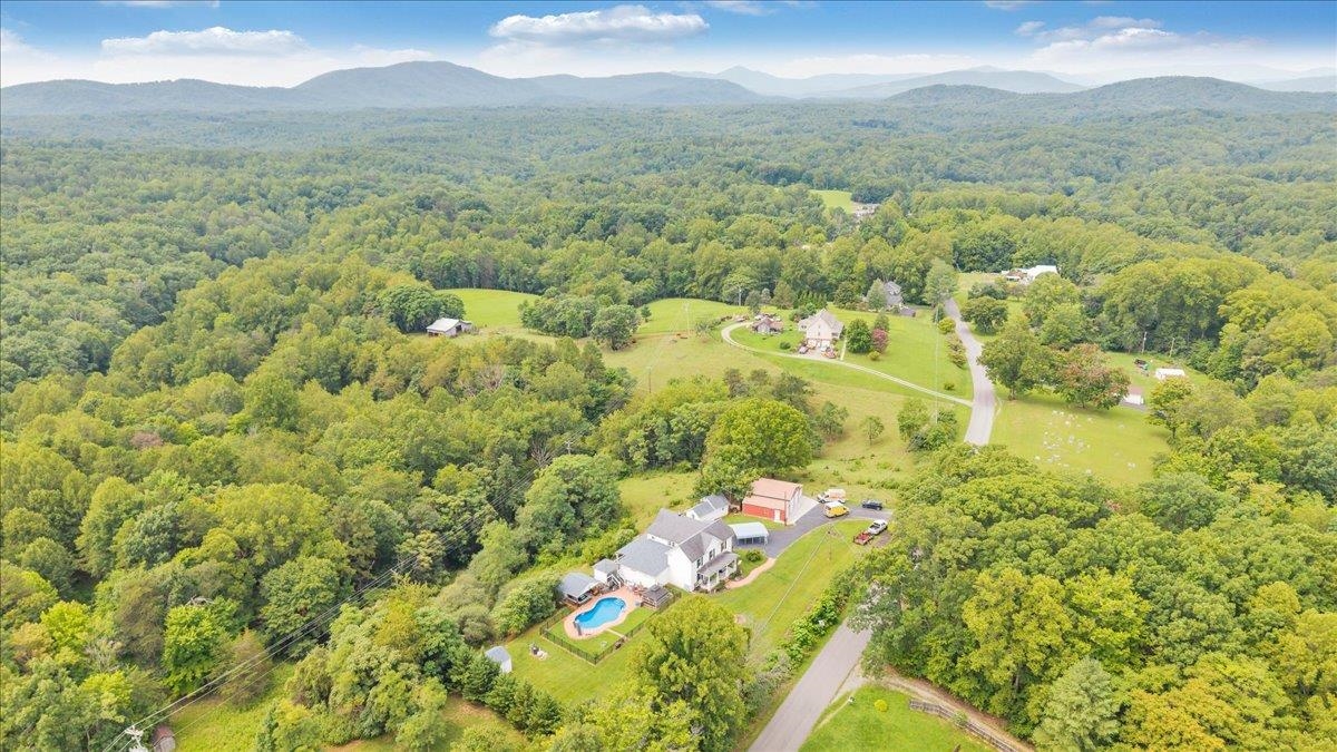 1150 Drewrys Hill Road Vinton VA 24179