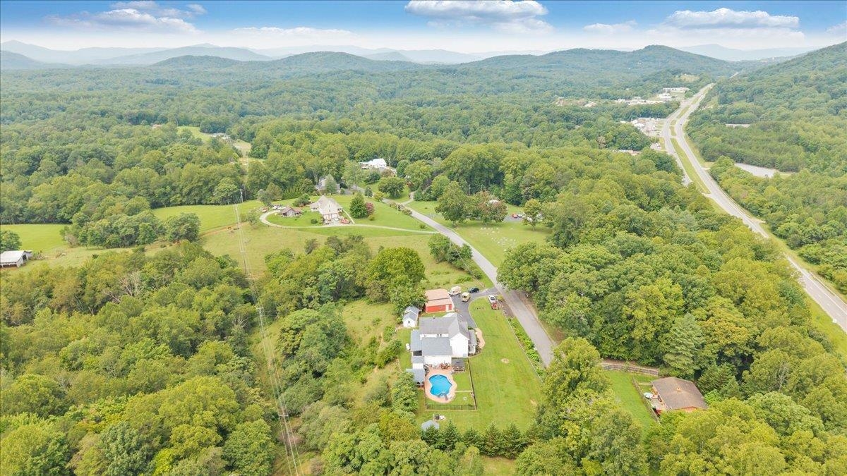 1150 Drewrys Hill Road Vinton VA 24179