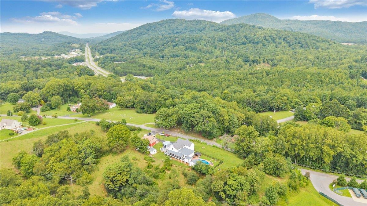 1150 Drewrys Hill Road Vinton VA 24179