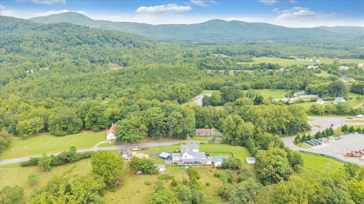 1150 Drewrys Hill Road Vinton VA 24179