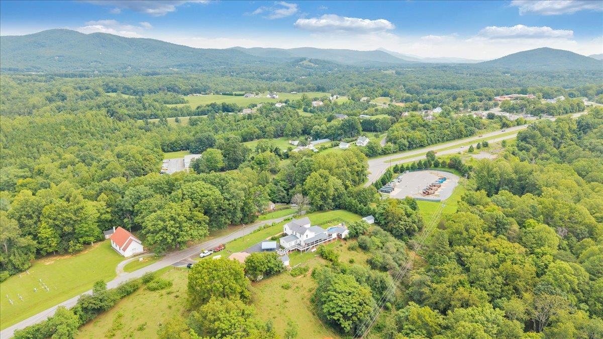 1150 Drewrys Hill Road Vinton VA 24179
