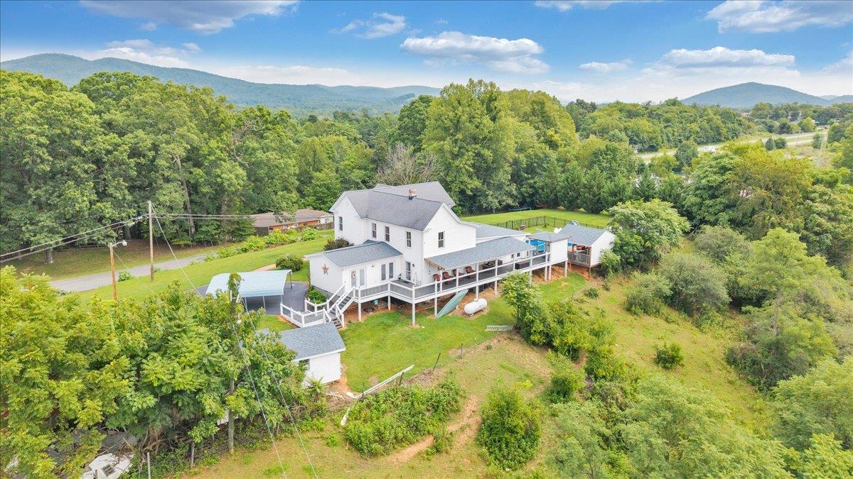 1150 Drewrys Hill Road Vinton VA 24179