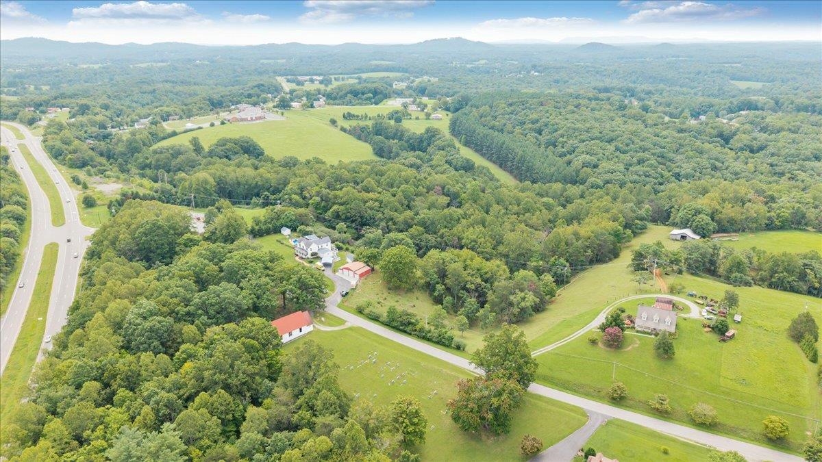 1150 Drewrys Hill Road Vinton VA 24179