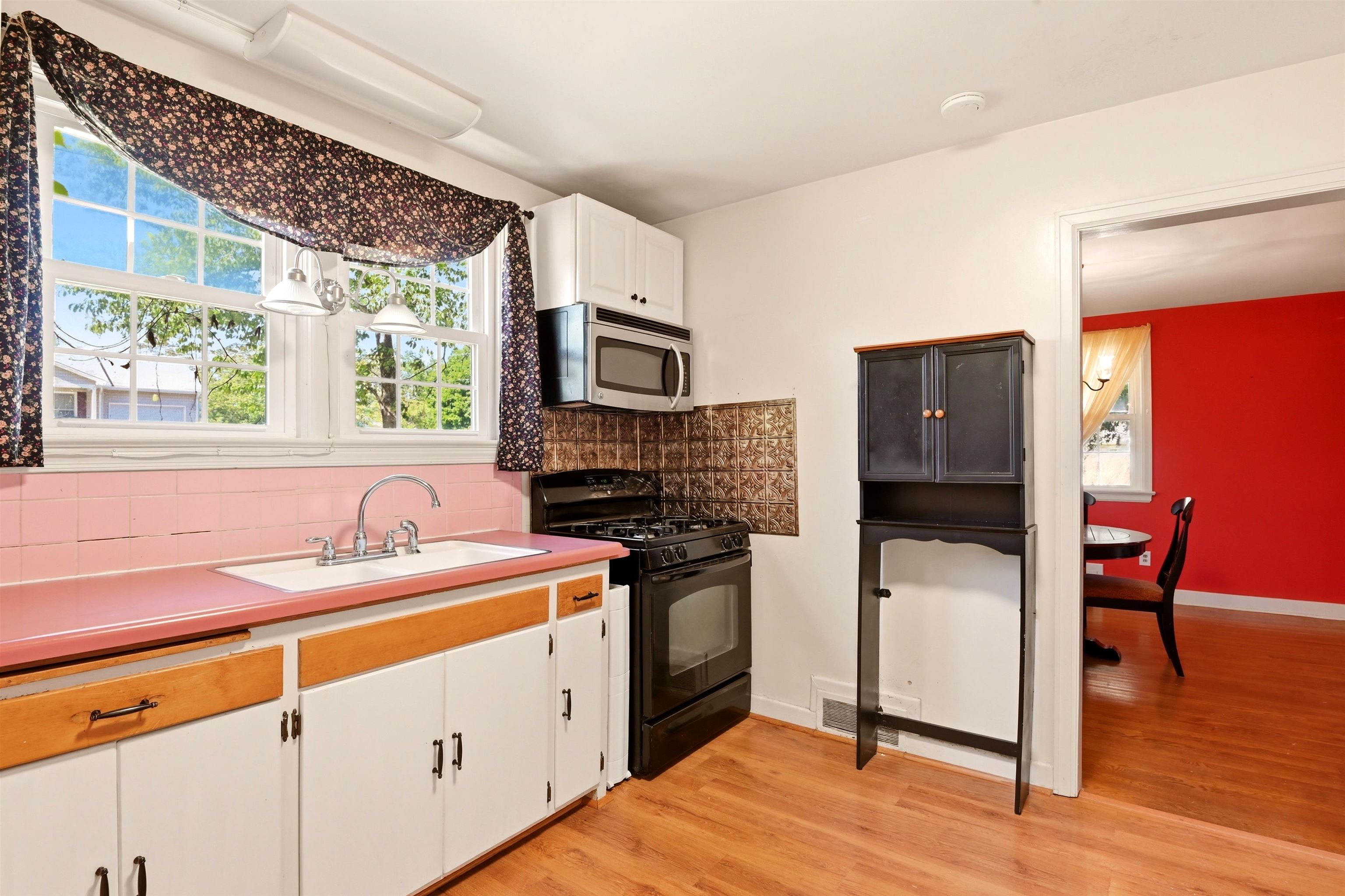 1921 Seventh Street Radford VA 24141
