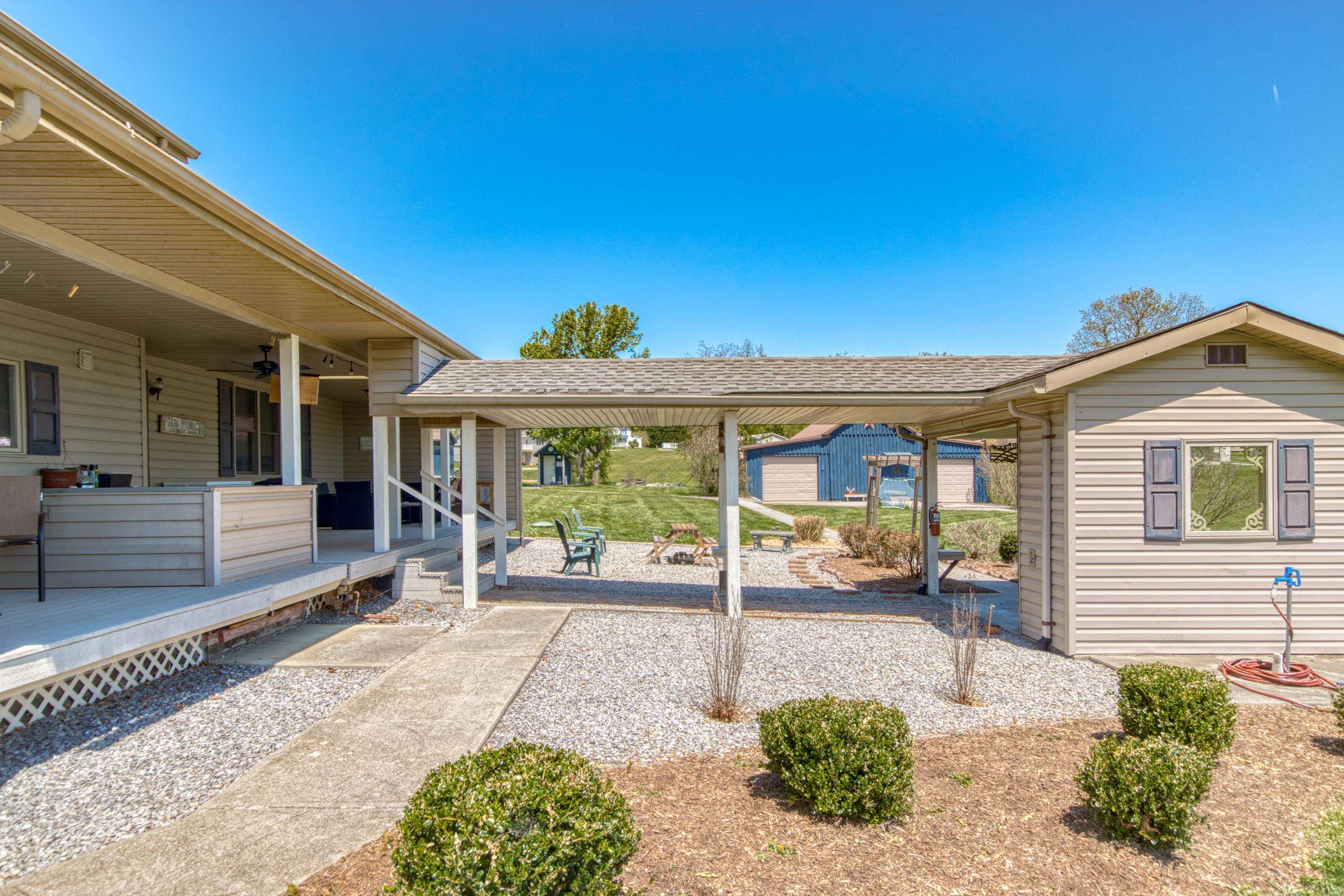 218 Chinquapin Avenue Rural Retreat VA 24368