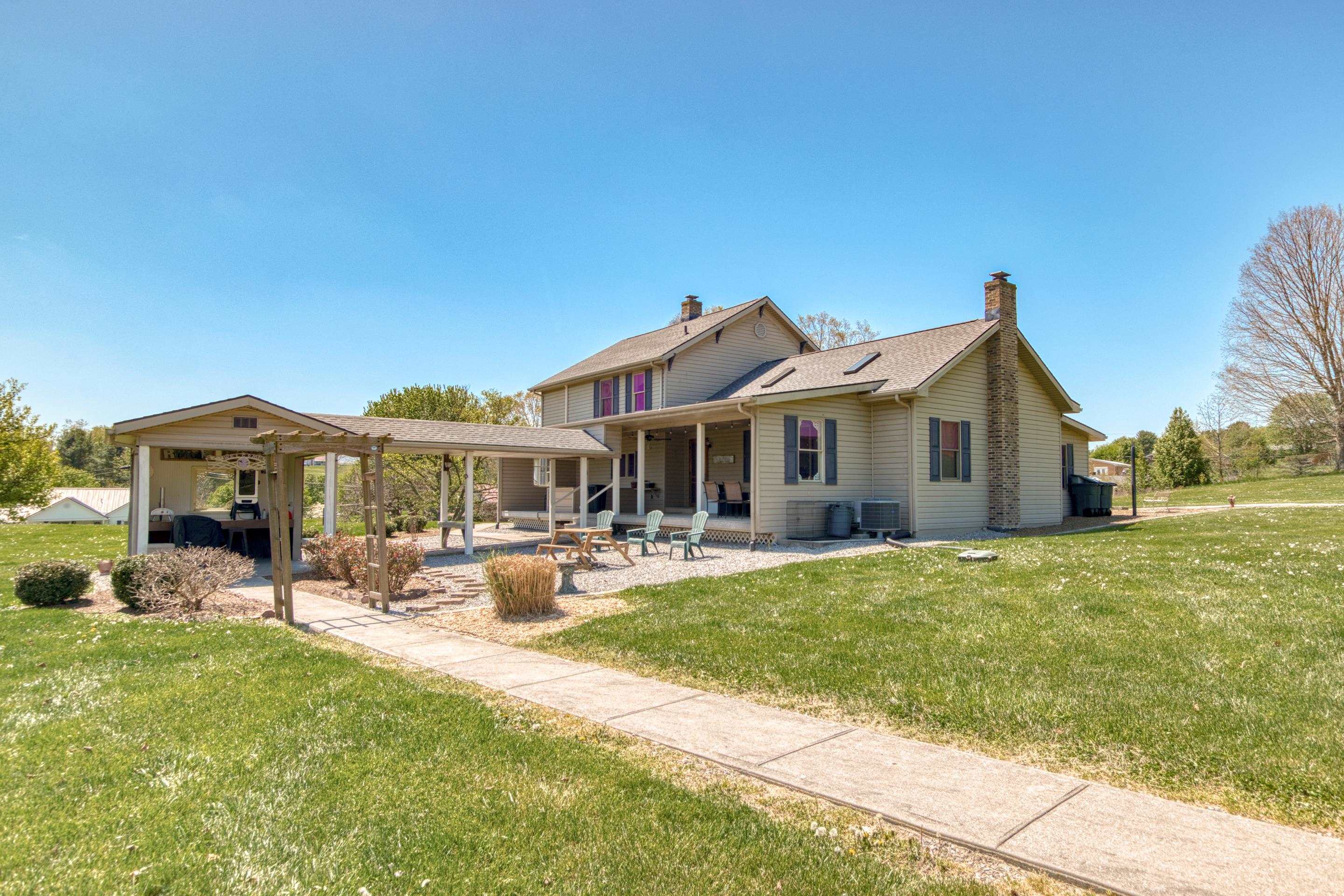 218 Chinquapin Avenue Rural Retreat VA 24368