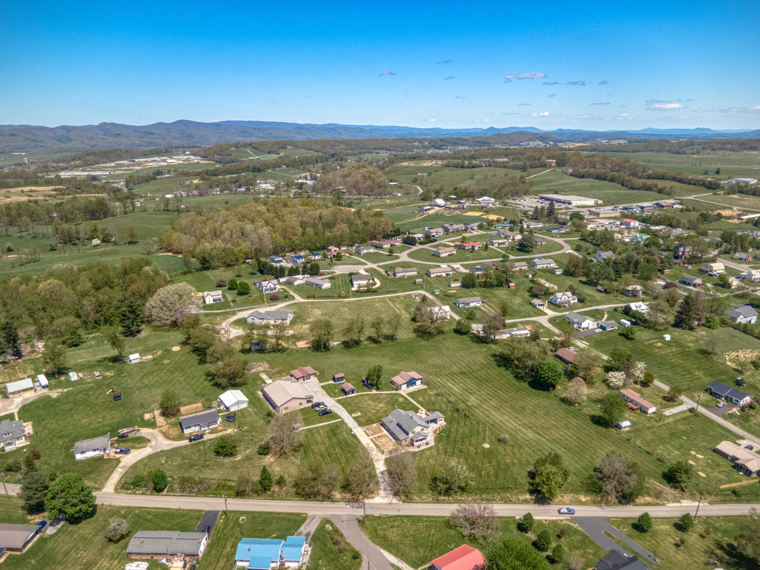 218 Chinquapin Avenue Rural Retreat VA 24368