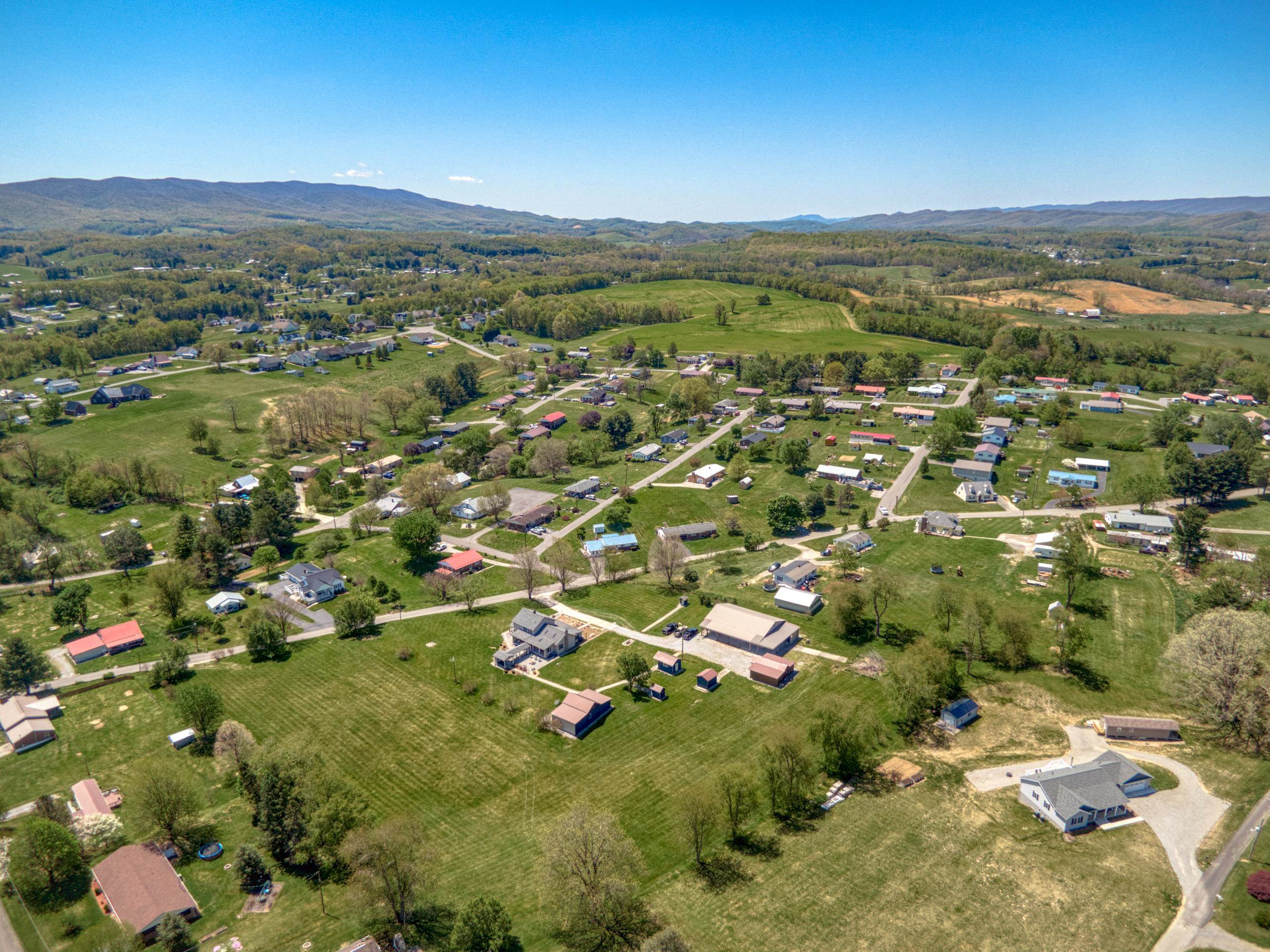 218 Chinquapin Avenue Rural Retreat VA 24368