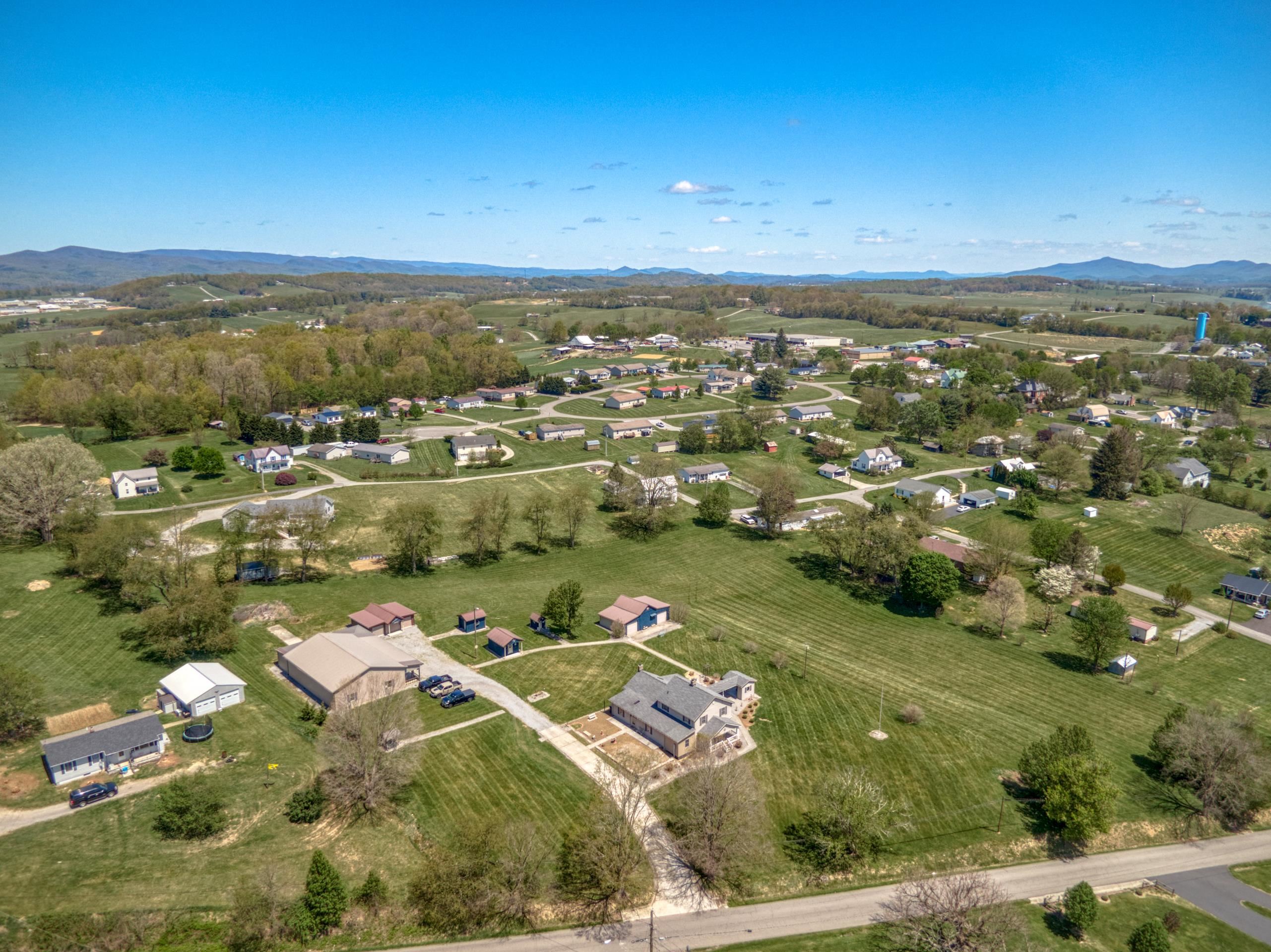 218 Chinquapin Avenue Rural Retreat VA 24368