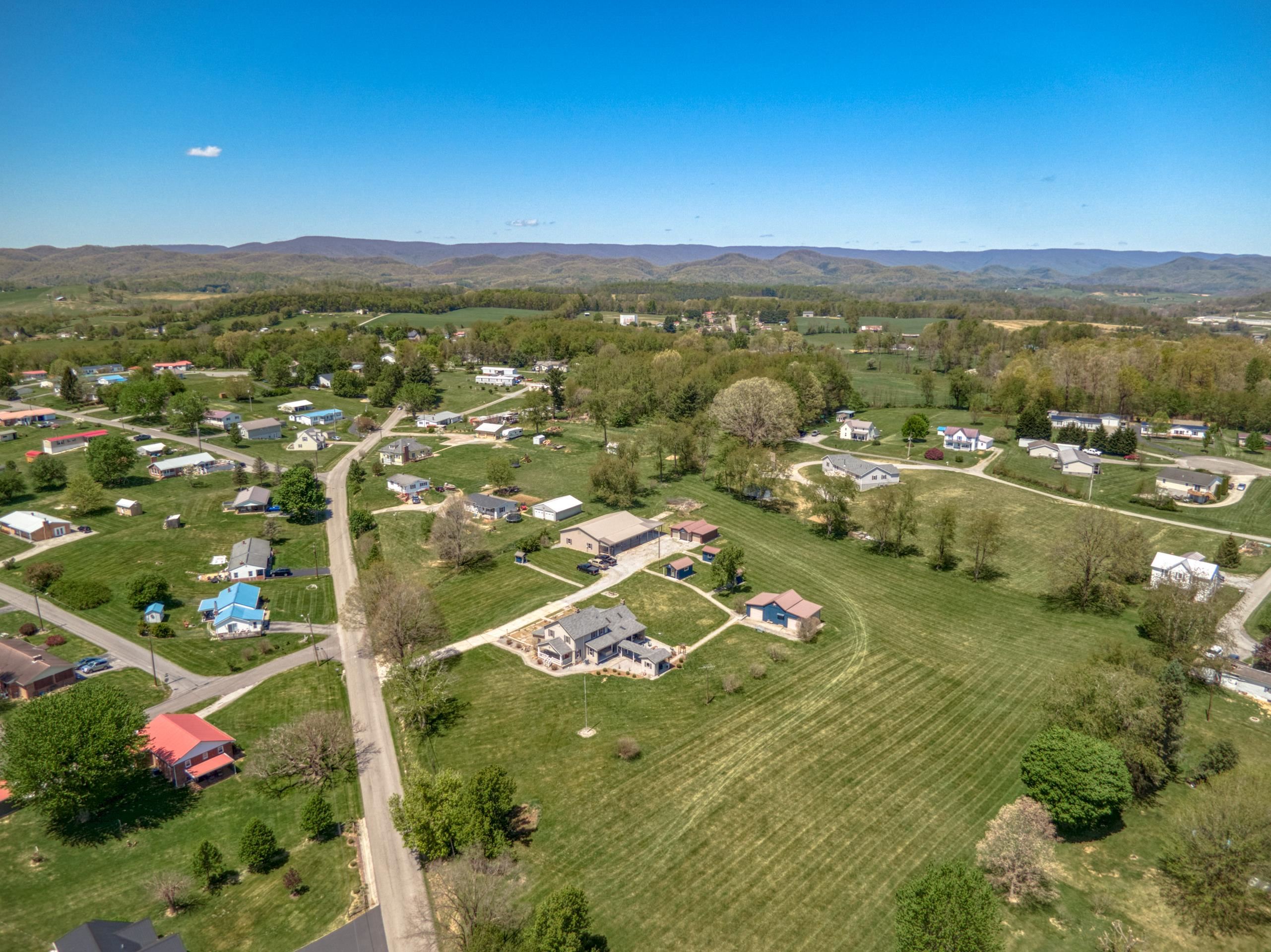 218 Chinquapin Avenue Rural Retreat VA 24368