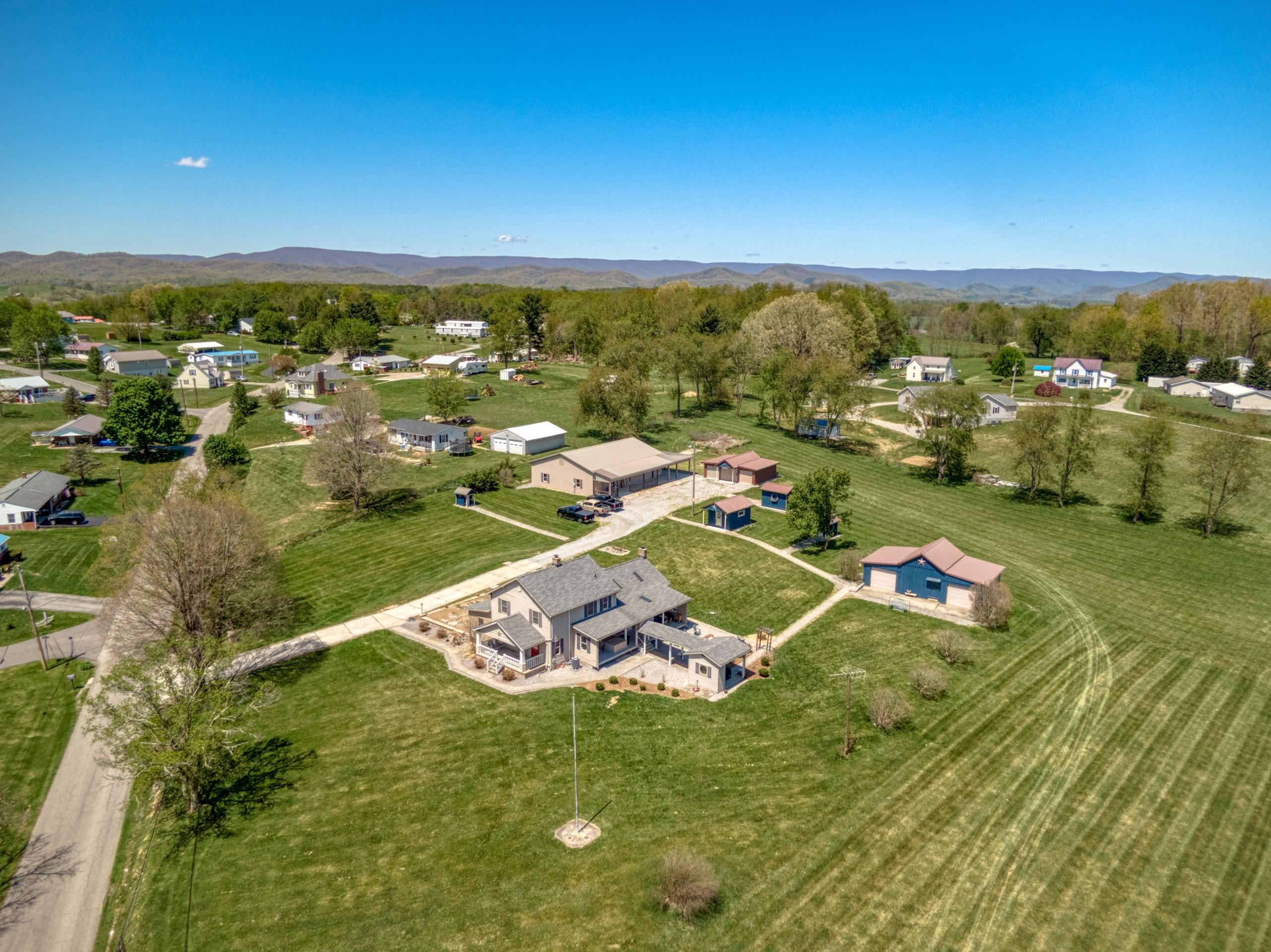 218 Chinquapin Avenue Rural Retreat VA 24368