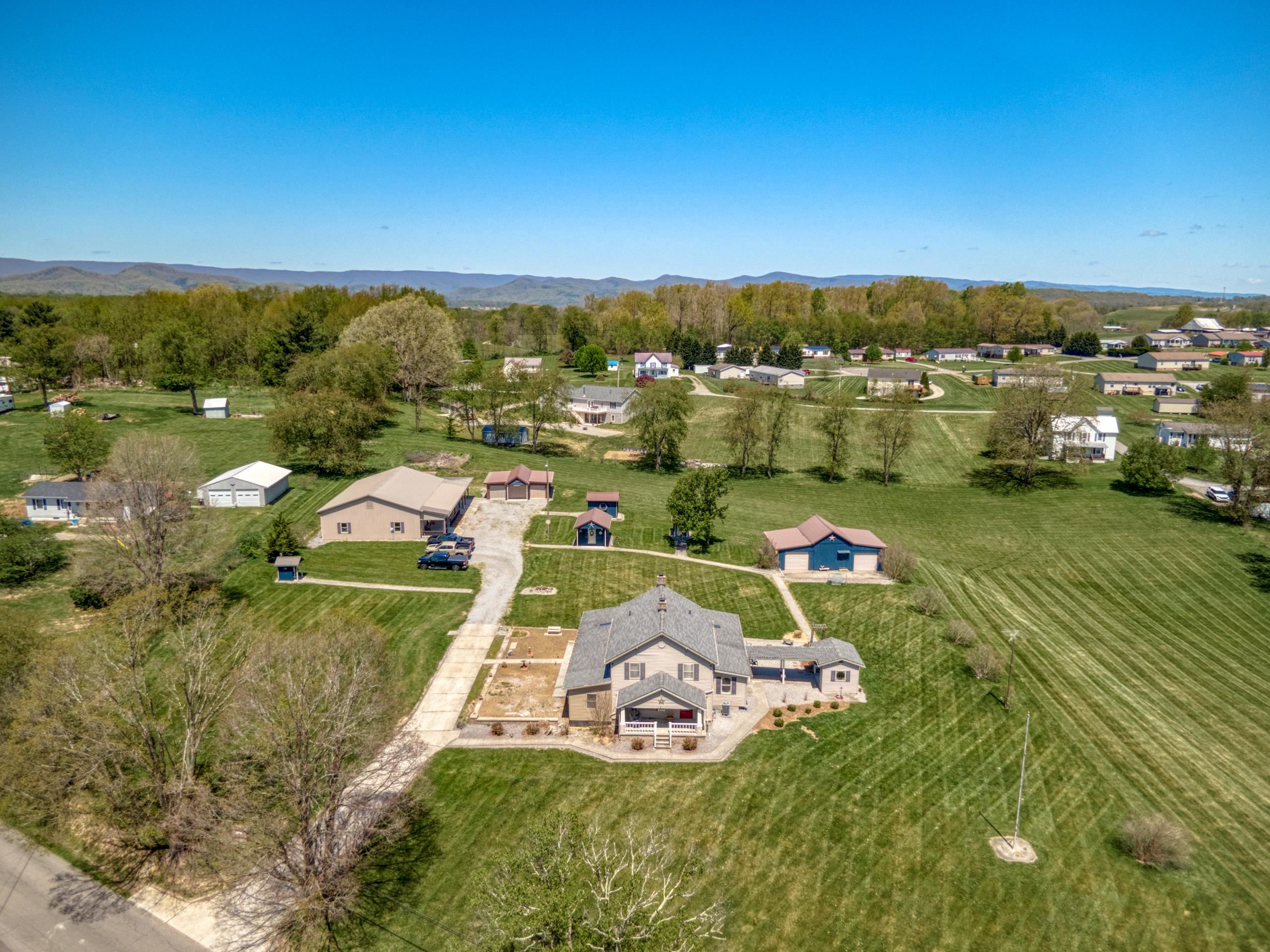 218 Chinquapin Avenue Rural Retreat VA 24368