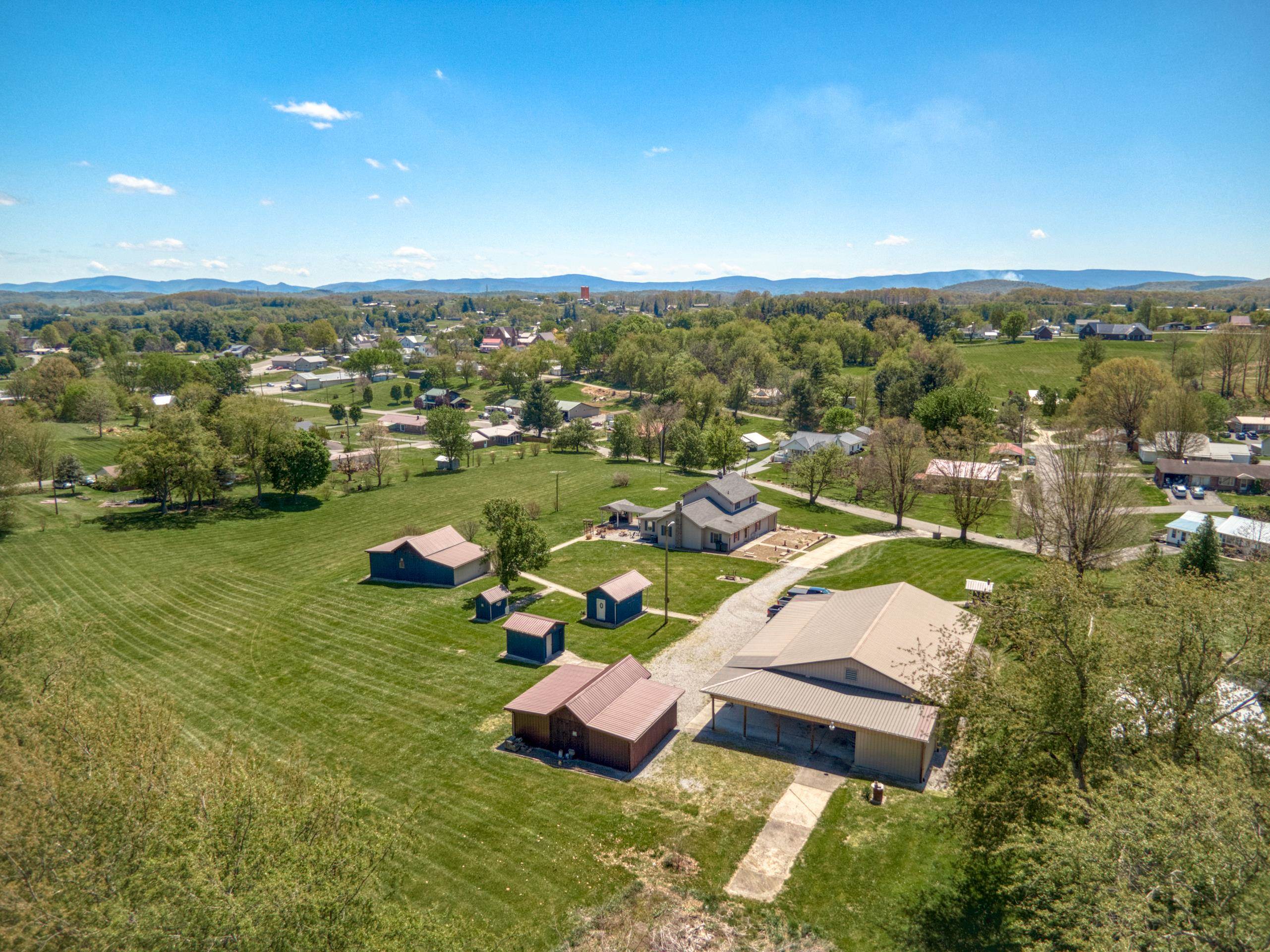 218 Chinquapin Avenue Rural Retreat VA 24368