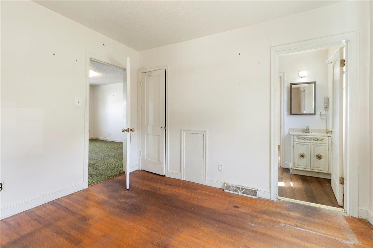6880 Pulaski Avenue Fairlawn VA 24141