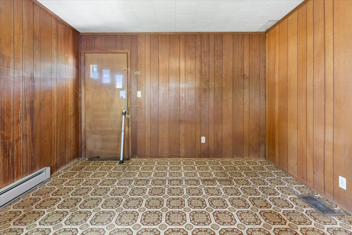 6880 Pulaski Avenue Fairlawn VA 24141