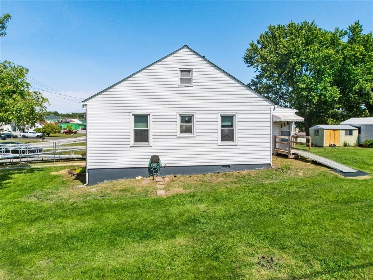 6880 Pulaski Avenue Fairlawn VA 24141