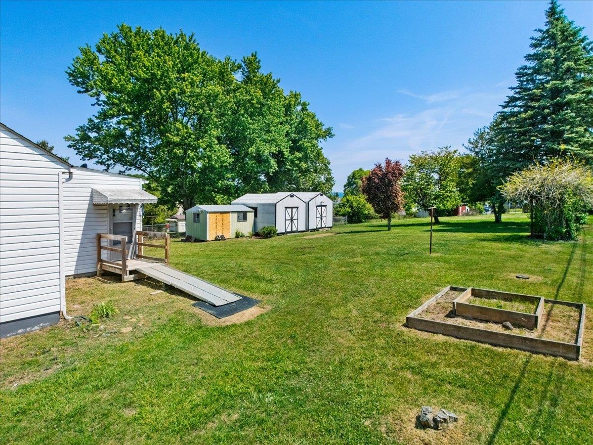 6880 Pulaski Avenue Fairlawn VA 24141