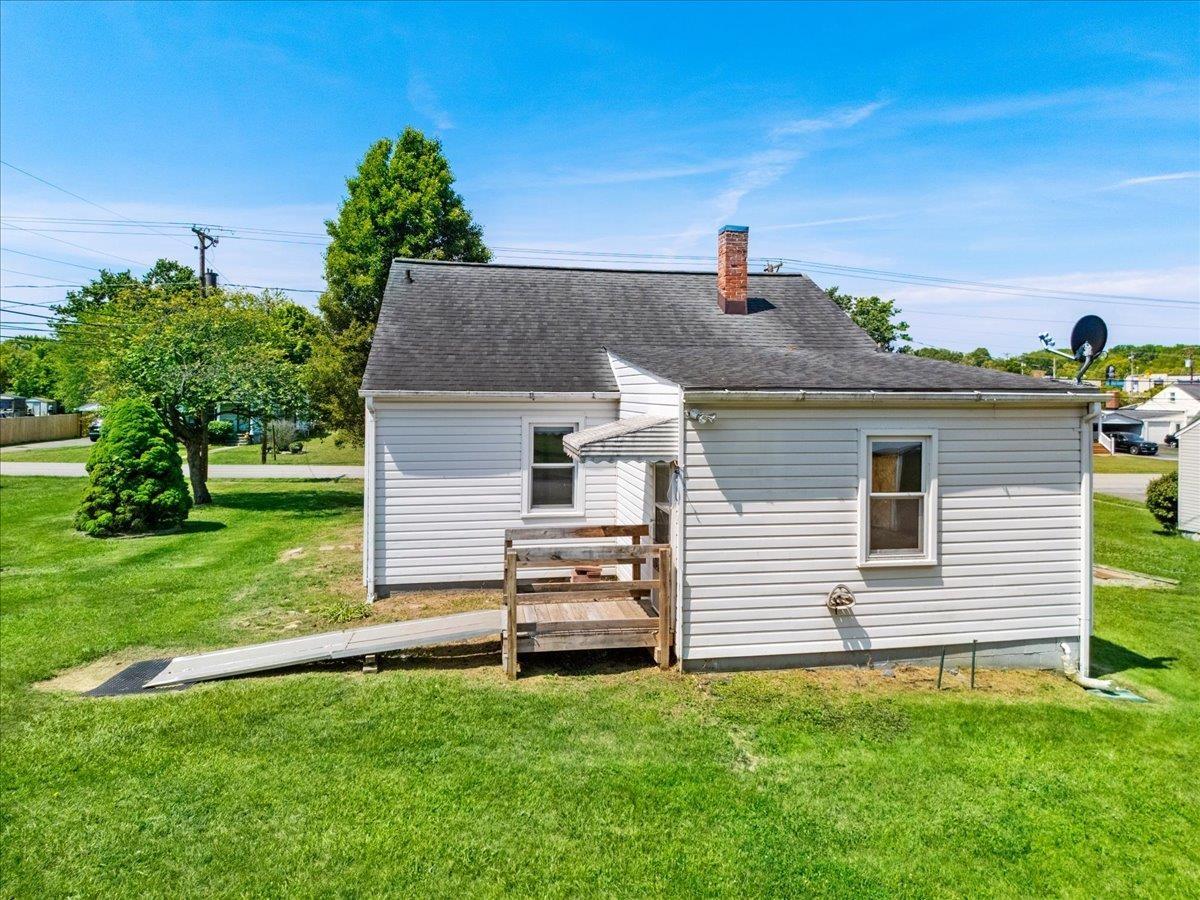 6880 Pulaski Avenue Fairlawn VA 24141