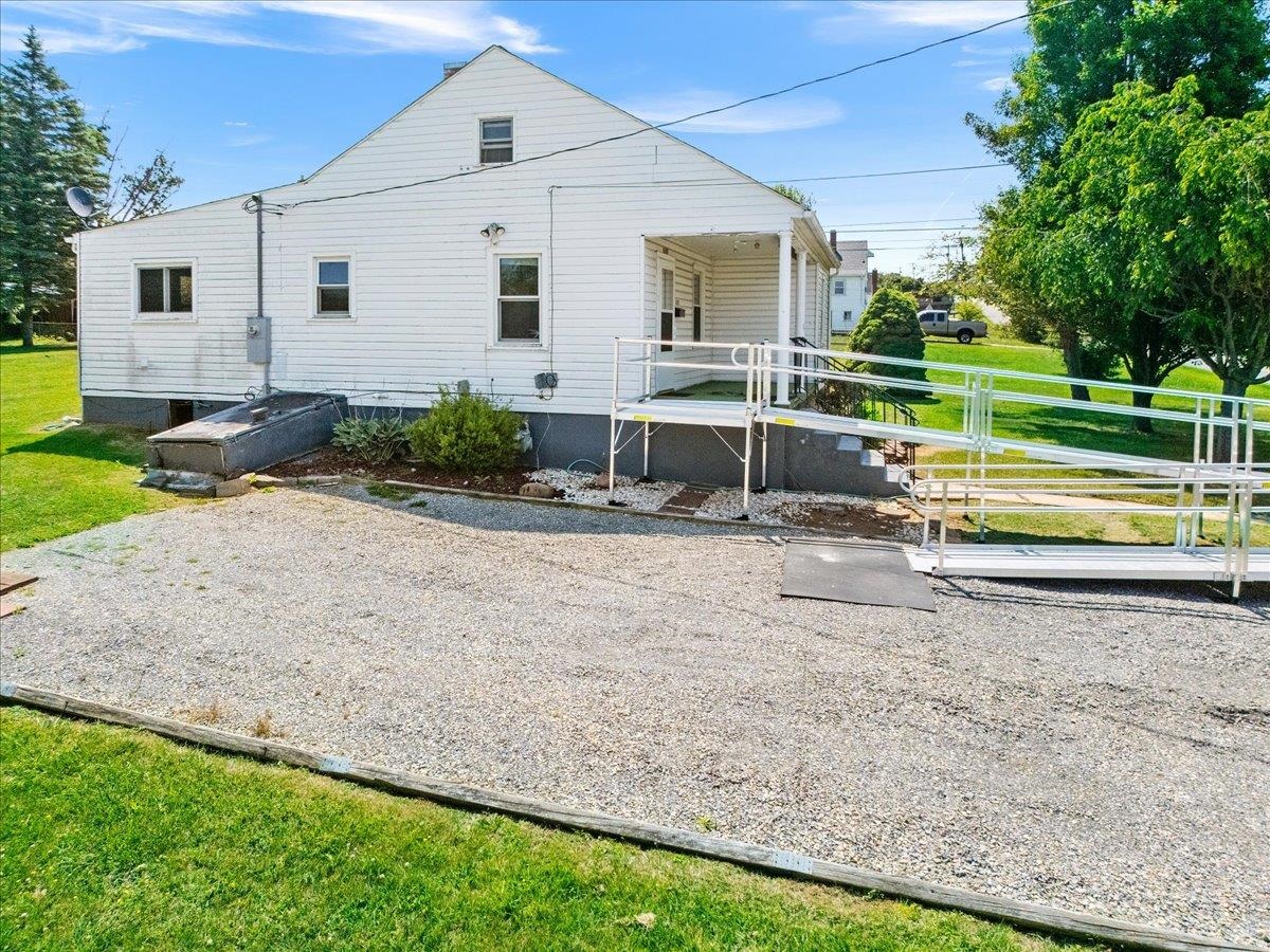 6880 Pulaski Avenue Fairlawn VA 24141