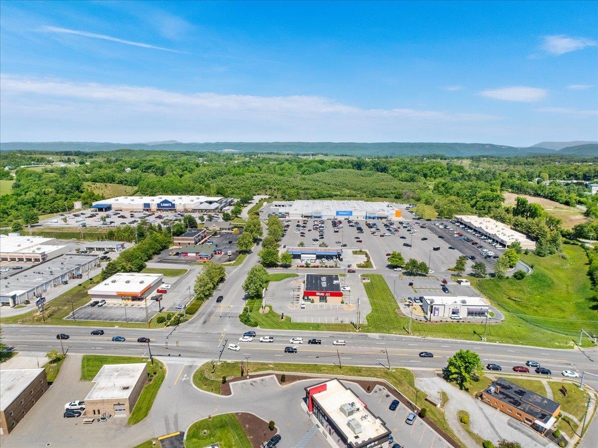 6880 Pulaski Avenue Fairlawn VA 24141