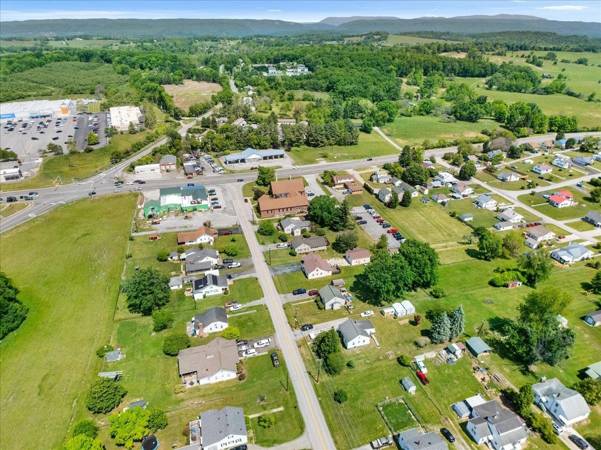 6880 Pulaski Avenue Fairlawn VA 24141