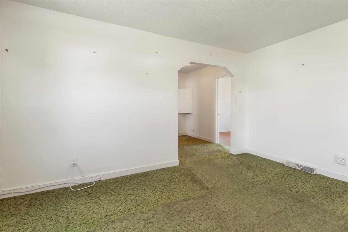 6880 Pulaski Avenue Fairlawn VA 24141