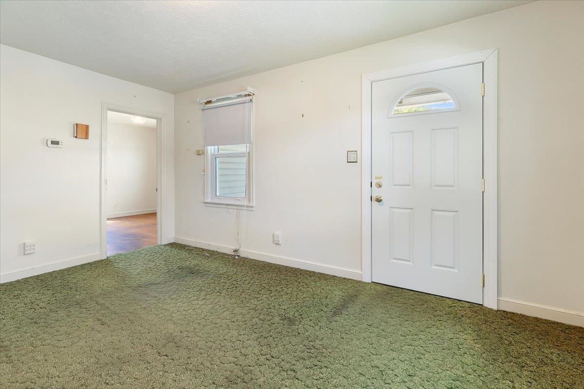 6880 Pulaski Avenue Fairlawn VA 24141