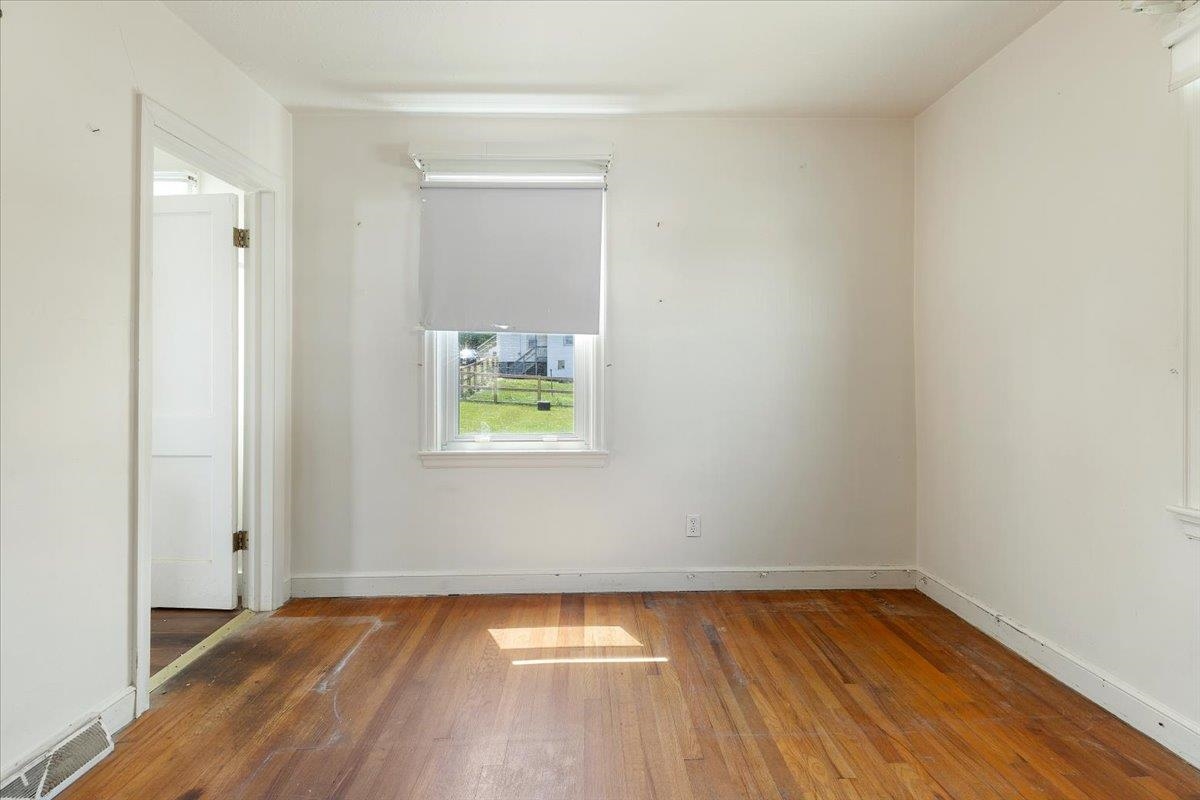 6880 Pulaski Avenue Fairlawn VA 24141