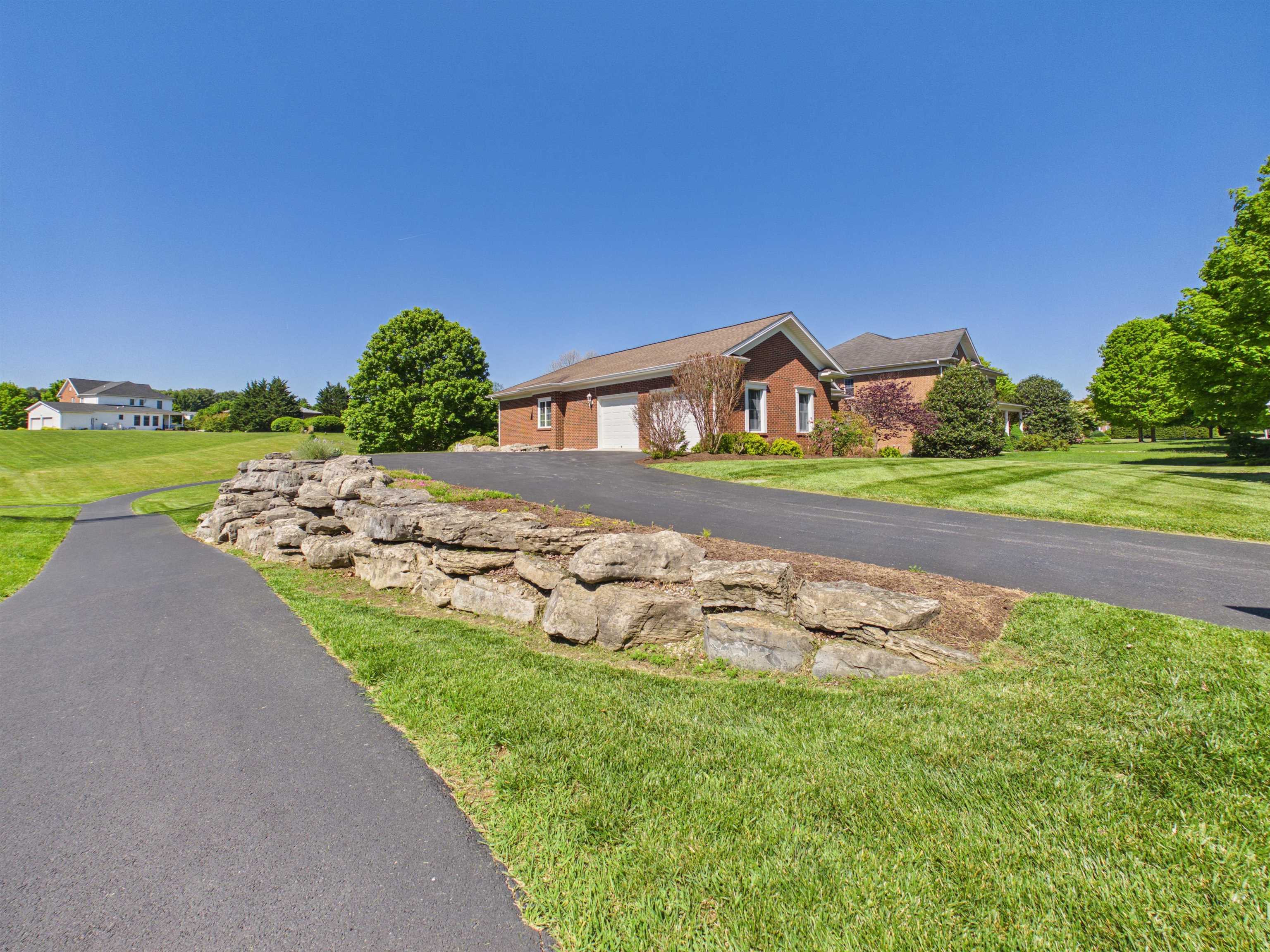 2111 Birch Leaf Lane Blacksburg VA 24060