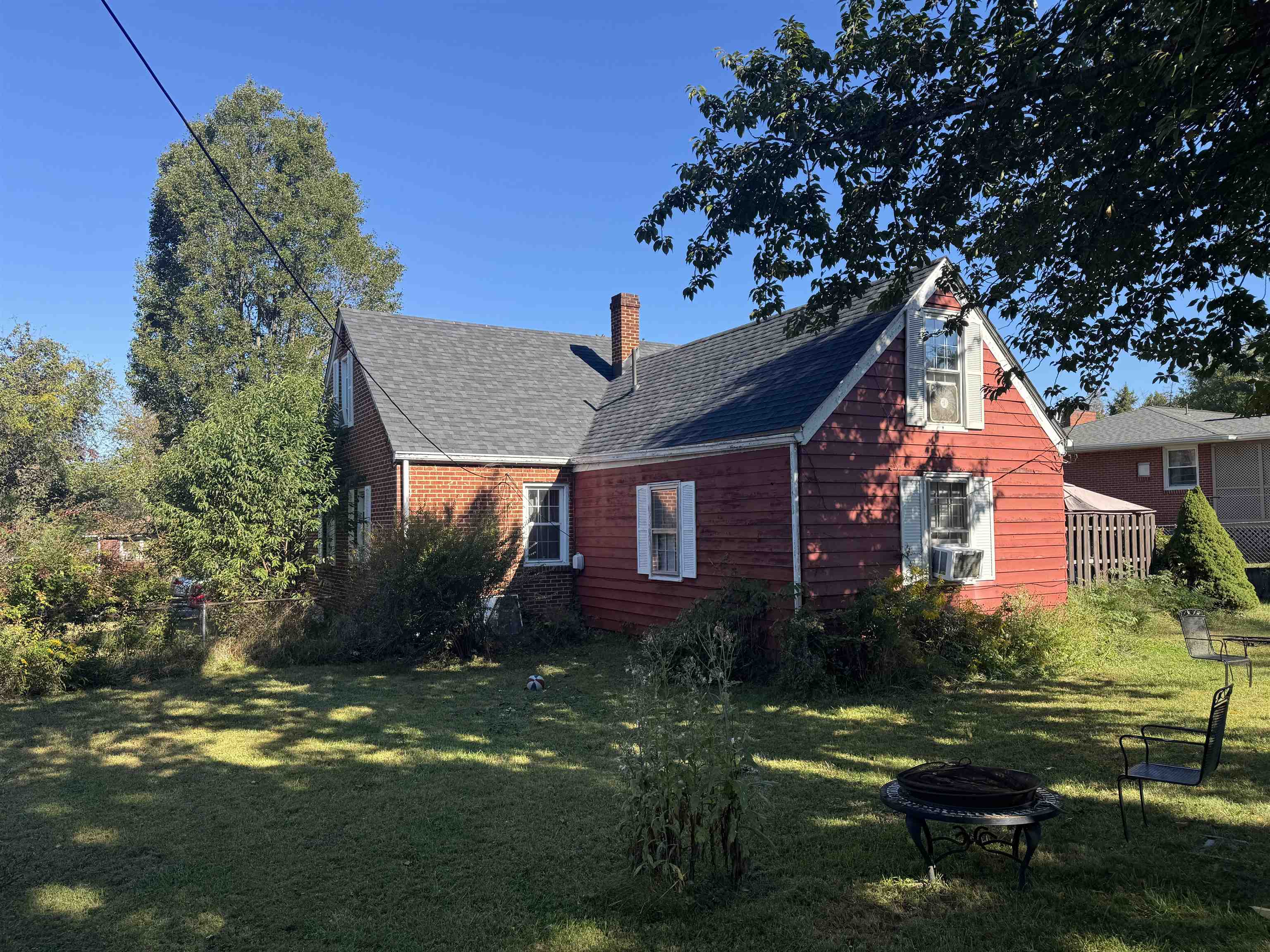 110 Arnold Avenue Radford VA 24141