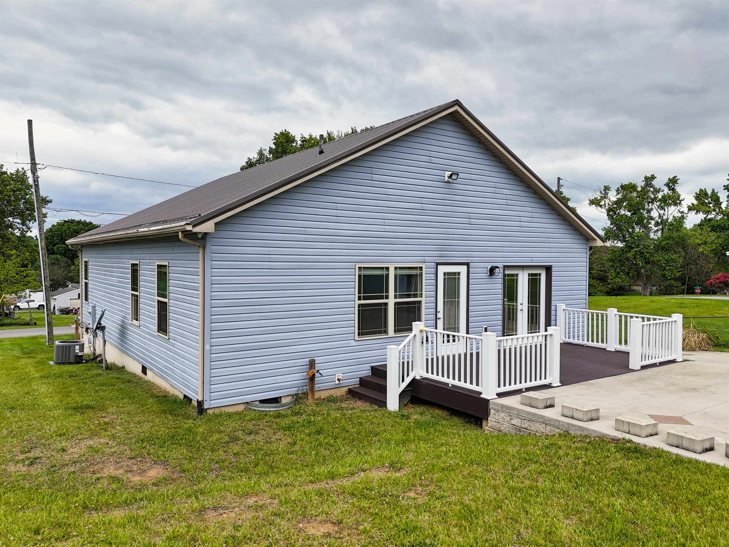 1618 Fourth Street Radford VA 24141