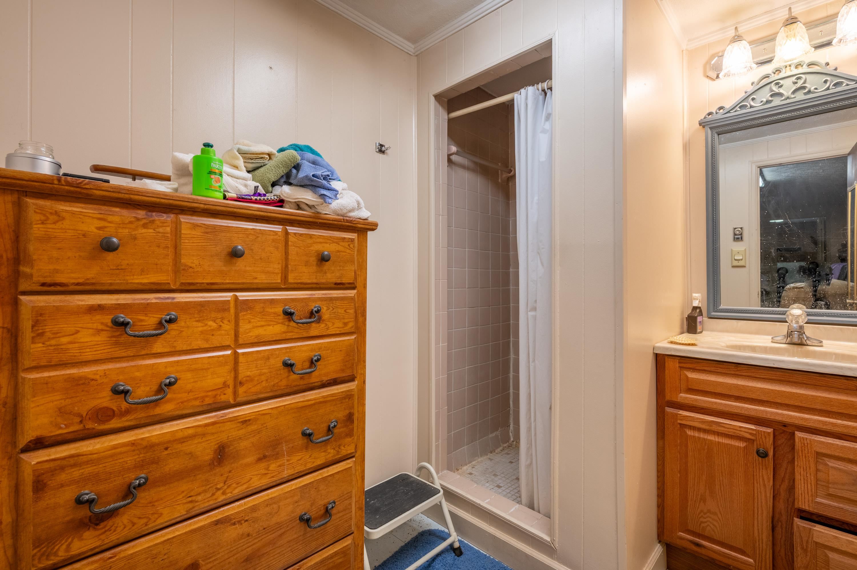 2516 Pinewood Drive Draper VA 24324