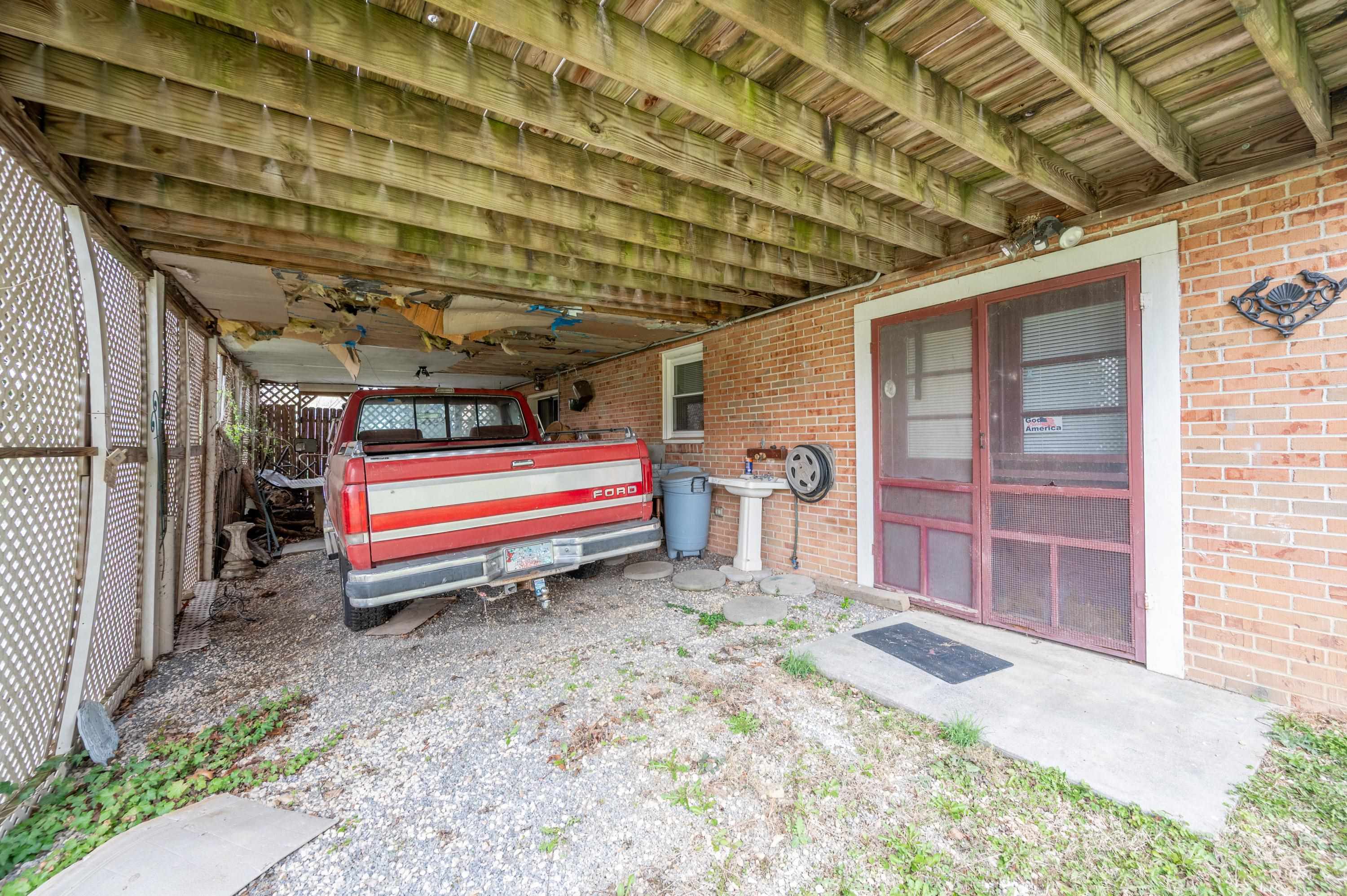 2516 Pinewood Drive Draper VA 24324