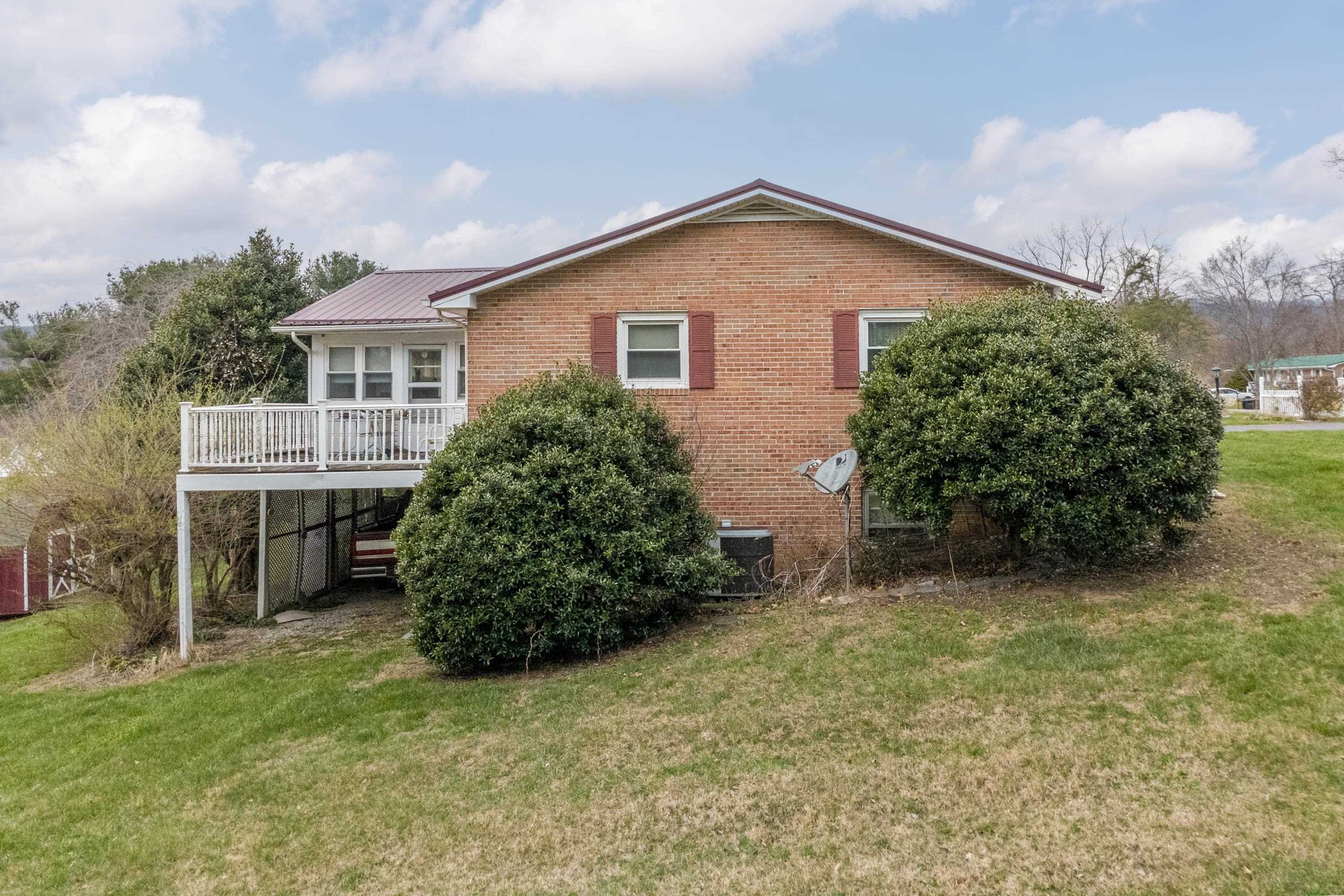 2516 Pinewood Drive Draper VA 24324