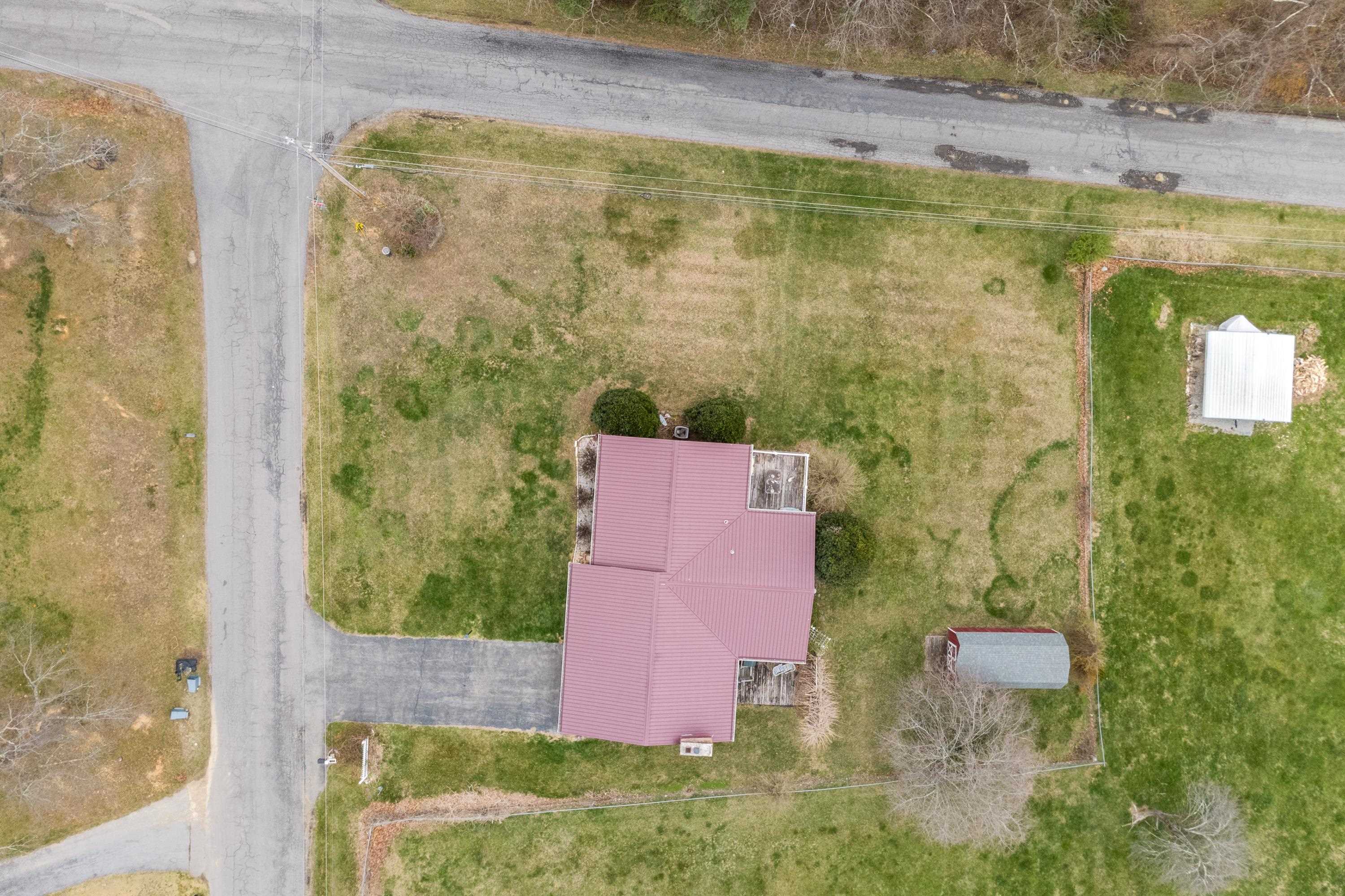 2516 Pinewood Drive Draper VA 24324