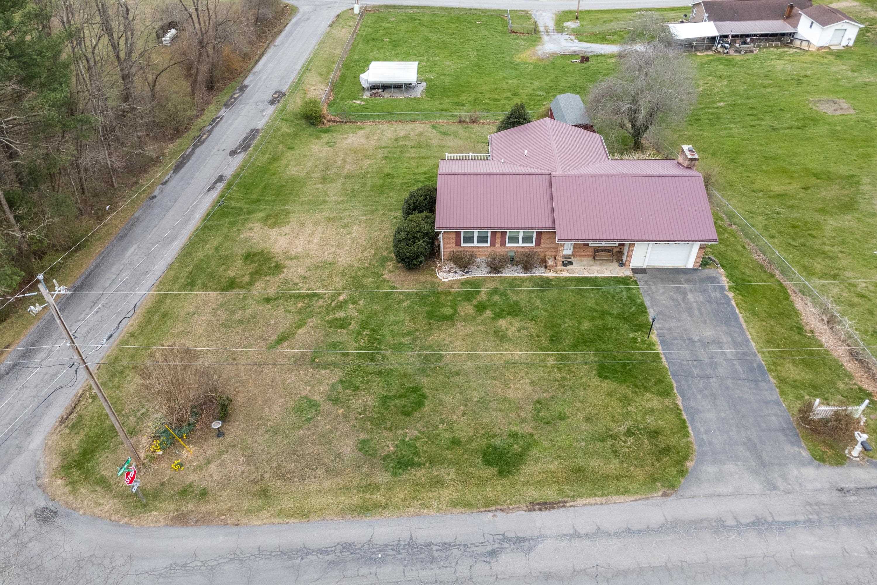 2516 Pinewood Drive Draper VA 24324